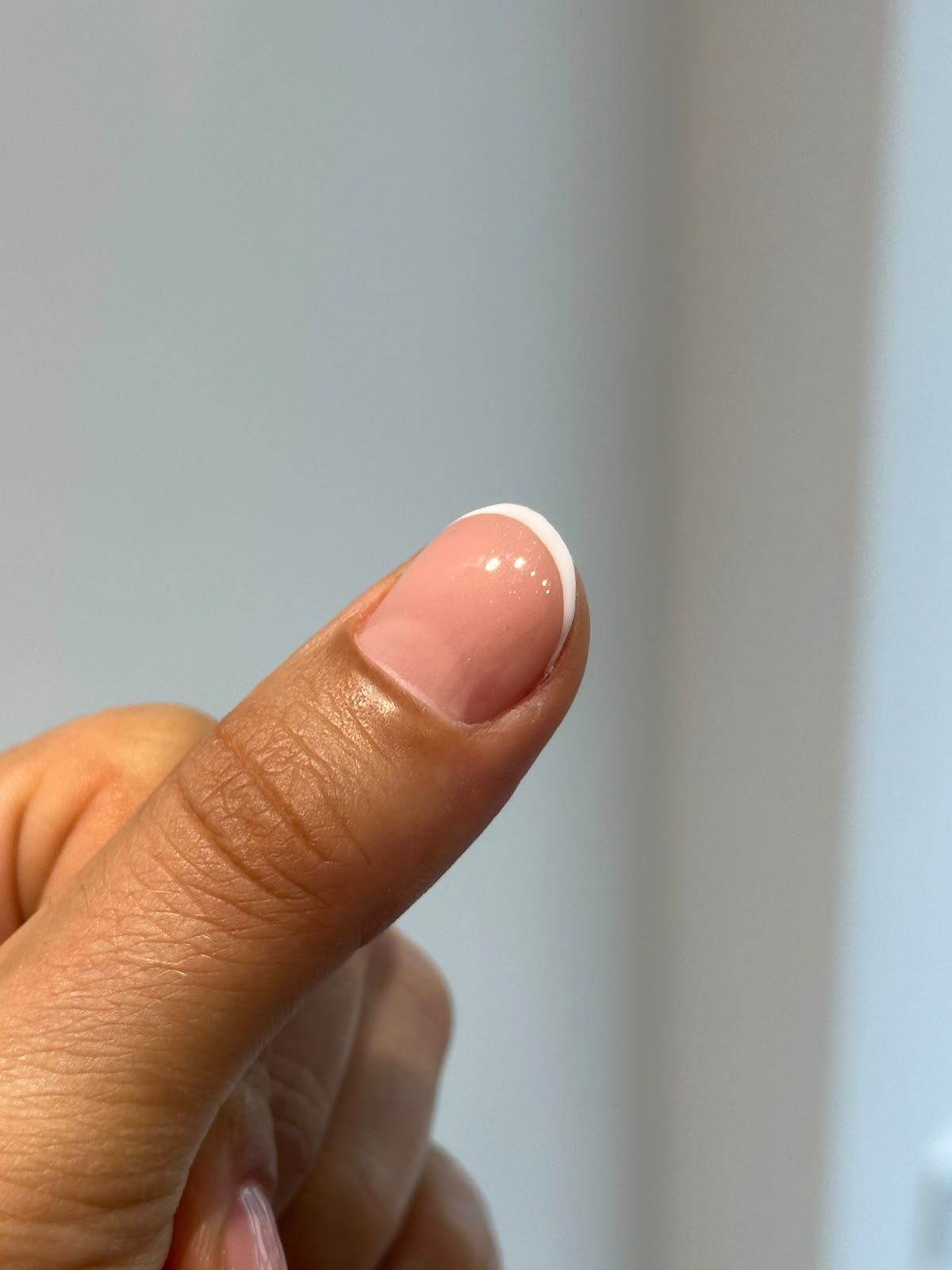 French-Maniküre in Rosa und Weiß